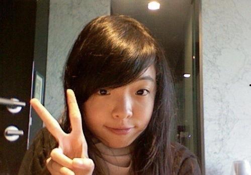 曲芷含生活照照片,展现清新自然的美